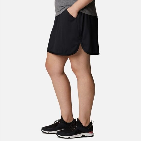 Columbia Women's Plus Size Sandy Creek Stretch Skort Black short - Picture 2 of 15